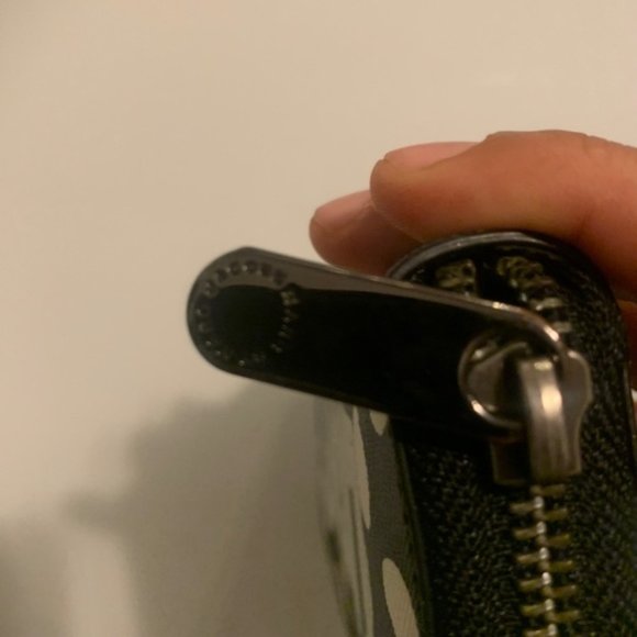 NWOT Marc By Marc Jacobs 'Sophisticato Light and Space Slim Zip Around' wallet - Picture 7 of 7